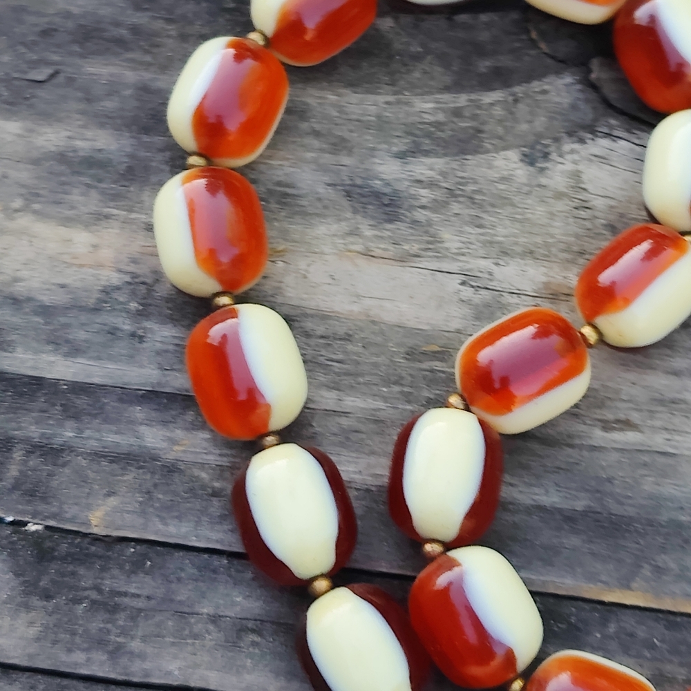 Vintage Genuine Lucite Necklace - Picture 6 of 6